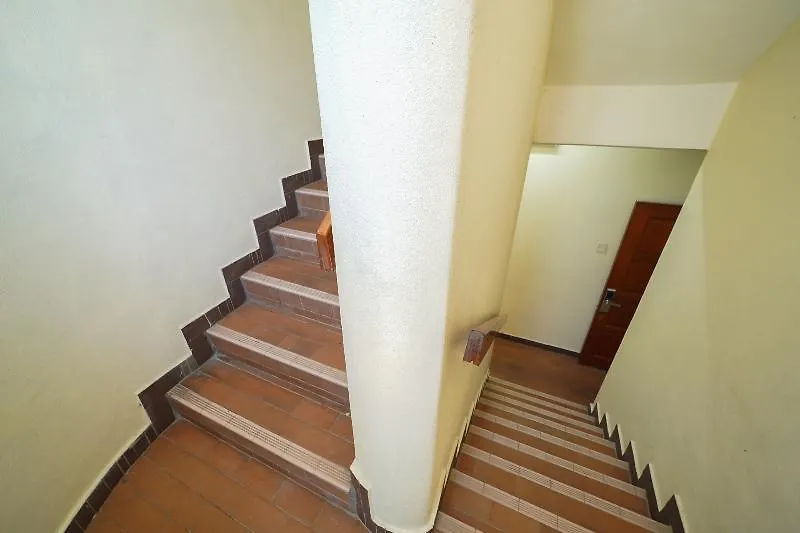 Oyo 89645 Ong'S Court Hotel George Town